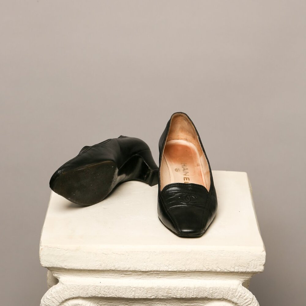 CHANEL Black Pumps - Picture 4 of 7
